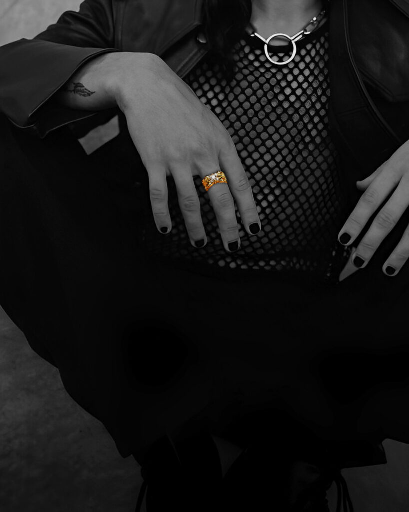 22K GOLD DOUBLE FLORAL RING WITH 5 DIAMONDS 2