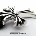 chromehearts ch cross pendant small 640 4