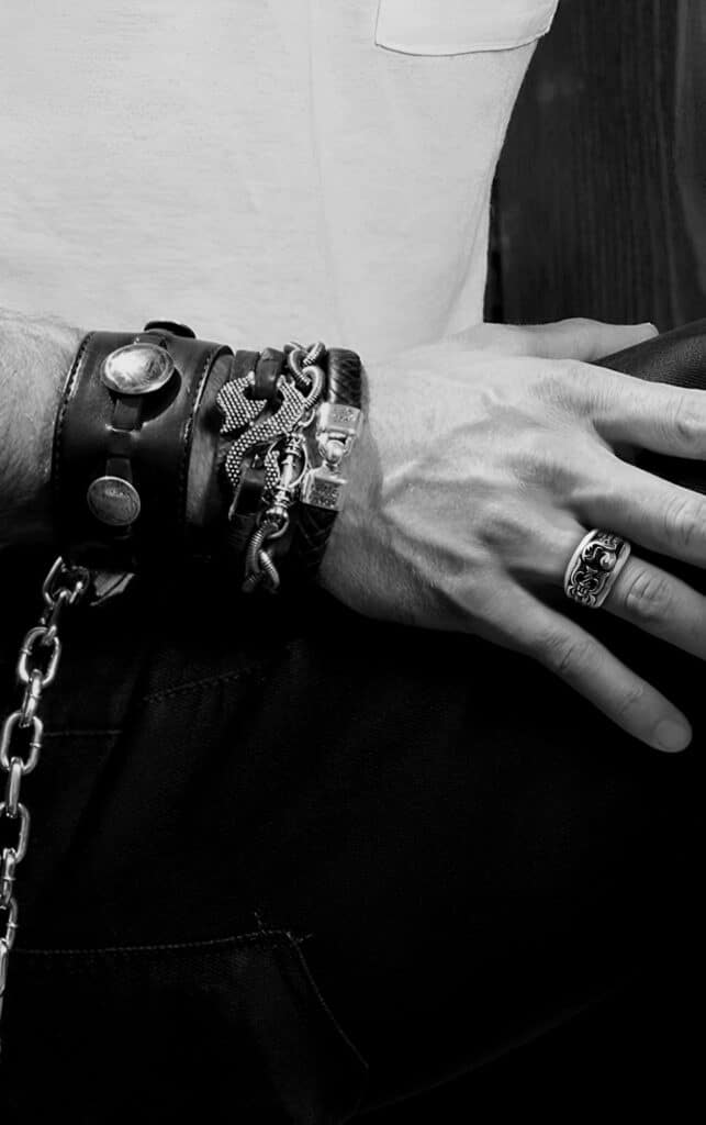 DAGGER HEART RING